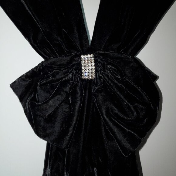 TRUE VINTAGE BLACK VELVET EVENING DRESS - Picture 3 of 5